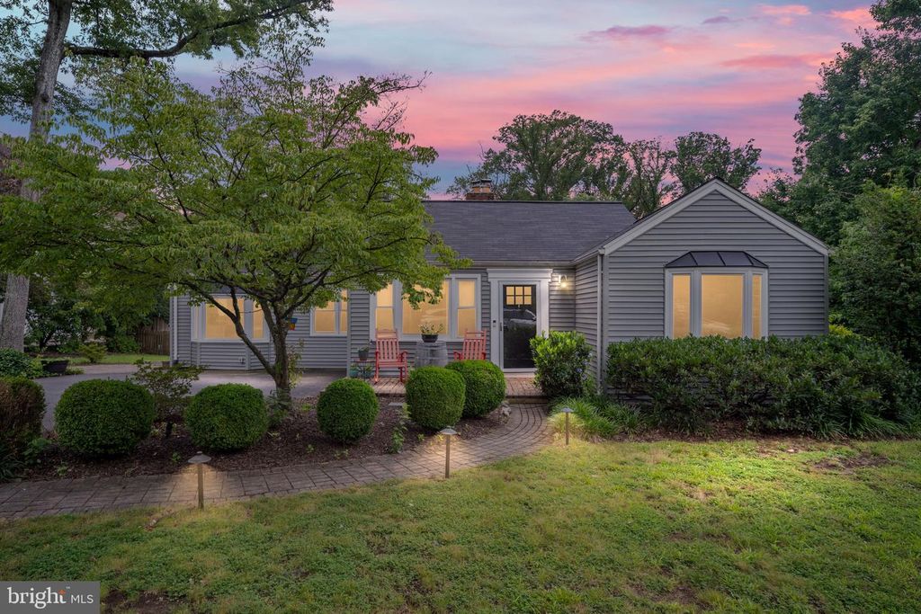3801 WOODLEY DR, Alexandria, VA 22309
