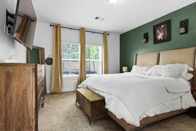 501 S 4th Street, La Porte, TX 77571