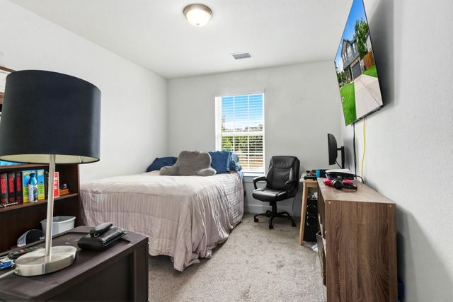 501 S 4th Street, La Porte, TX 77571