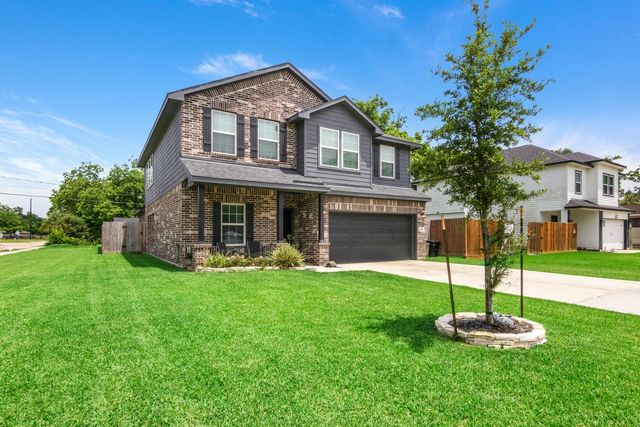 501 S 4th Street, La Porte, TX 77571