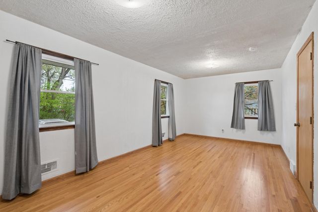 1765 Galtier Street, Roseville, MN 55113