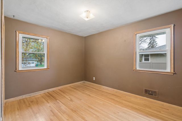 1765 Galtier Street, Roseville, MN 55113