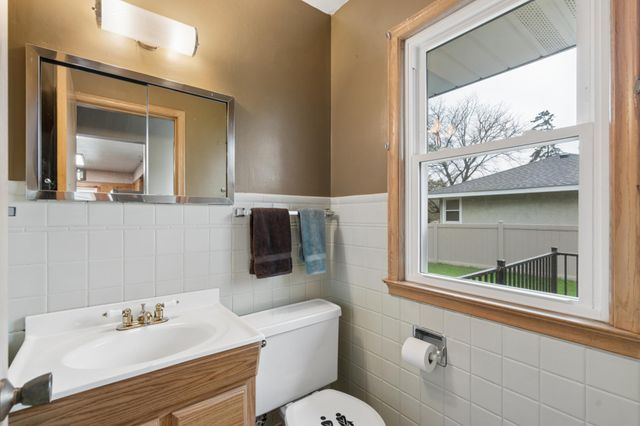 1765 Galtier Street, Roseville, MN 55113