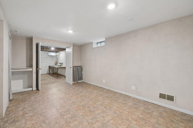 1765 Galtier Street, Roseville, MN 55113