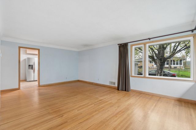 1765 Galtier Street, Roseville, MN 55113