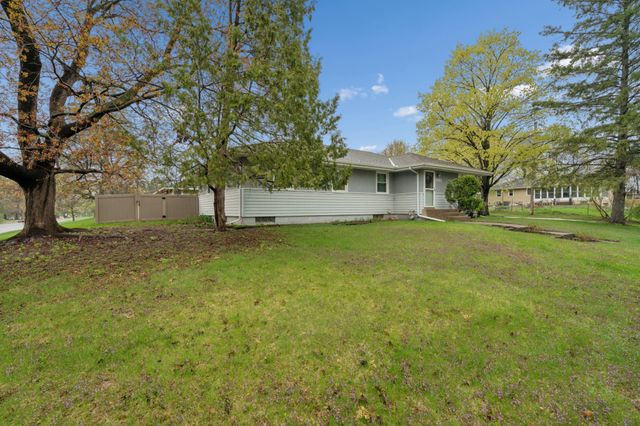 1765 Galtier Street, Roseville, MN 55113