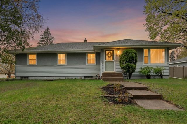 1765 Galtier Street, Roseville, MN 55113