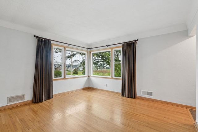 1765 Galtier Street, Roseville, MN 55113