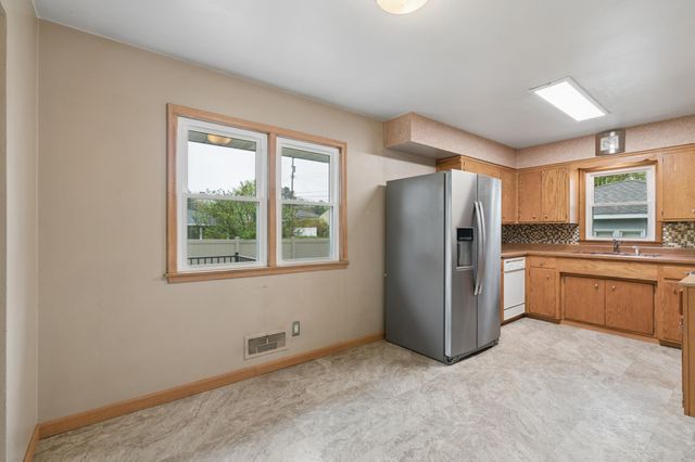 1765 Galtier Street, Roseville, MN 55113