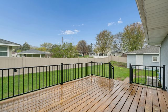 1765 Galtier Street, Roseville, MN 55113