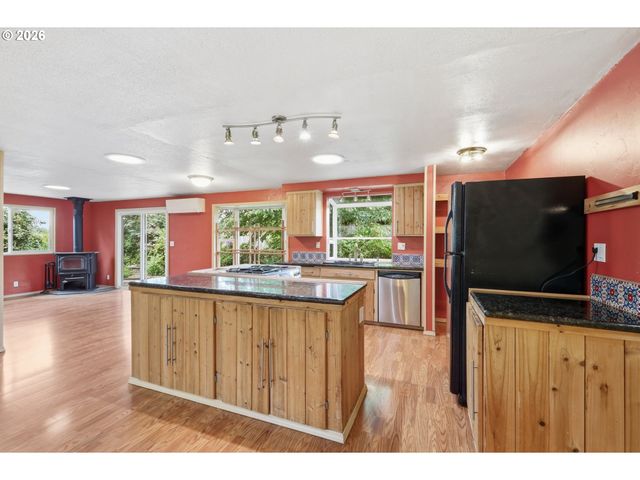 3987 ANDOVER St, Eugene, OR 97404