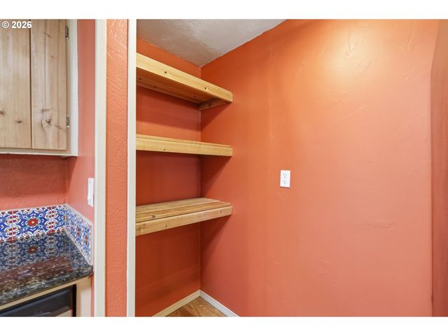 3987 ANDOVER St, Eugene, OR 97404
