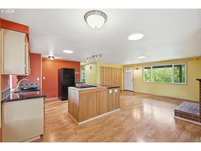 3987 ANDOVER St, Eugene, OR 97404