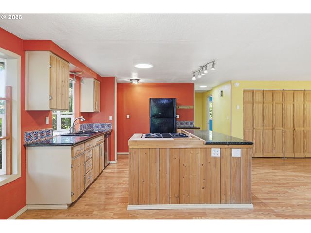 3987 ANDOVER St, Eugene, OR 97404