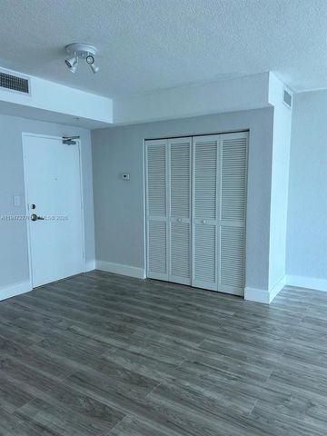 7501 E Treasure Dr 5R, North Bay Village, FL 33141