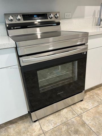 7501 E Treasure Dr 5R, North Bay Village, FL 33141