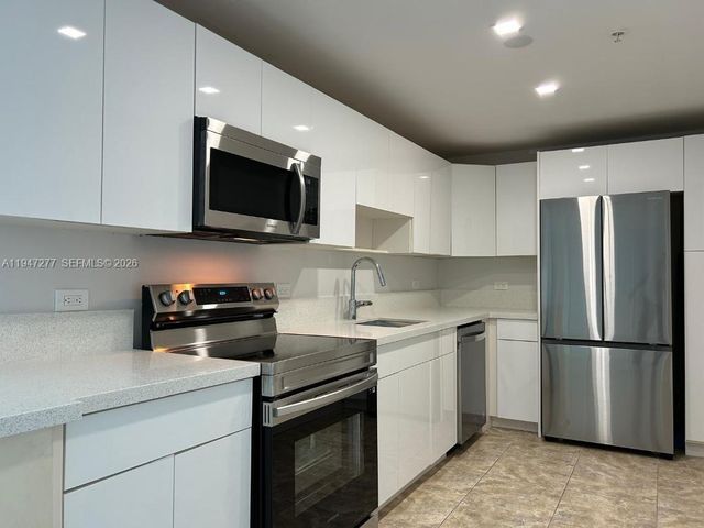 7501 E Treasure Dr 5R, North Bay Village, FL 33141