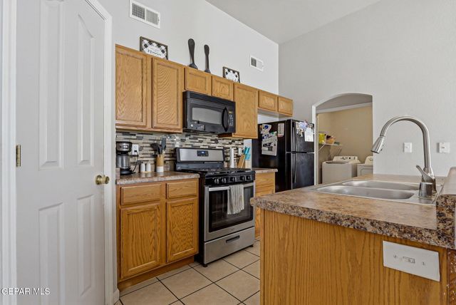 11728 LAPSTONE Way, El Paso, TX 79934