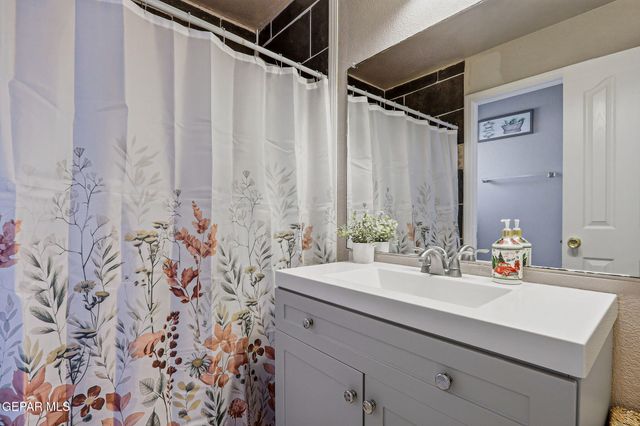 11728 LAPSTONE Way, El Paso, TX 79934