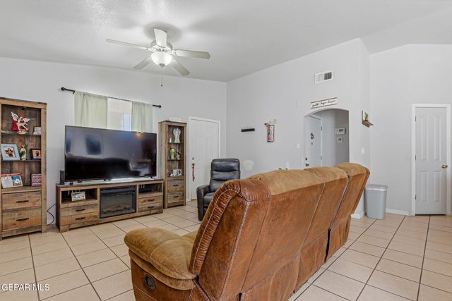 11728 LAPSTONE Way, El Paso, TX 79934