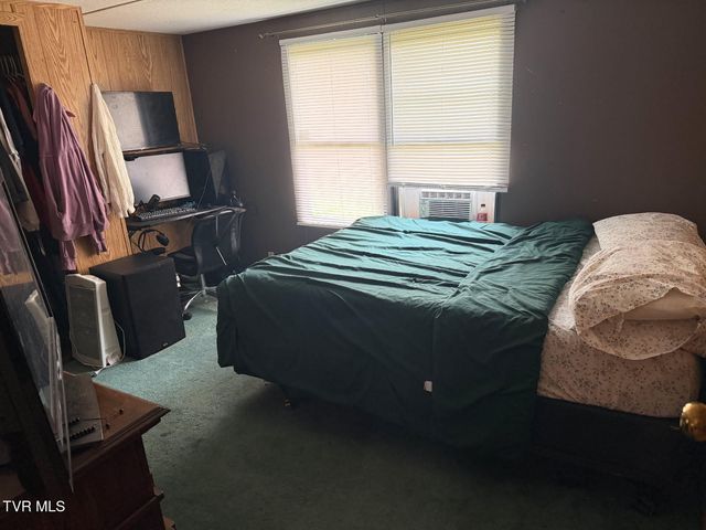7036 Bear Branch Road, Norton, VA 24273