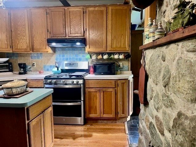 117-117A Strykers Rd, Florida, MA 01247