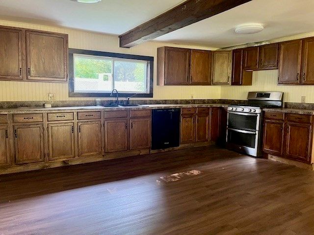 117-117A Strykers Rd, Florida, MA 01247