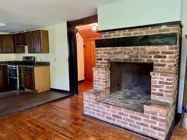 117-117A Strykers Rd, Florida, MA 01247