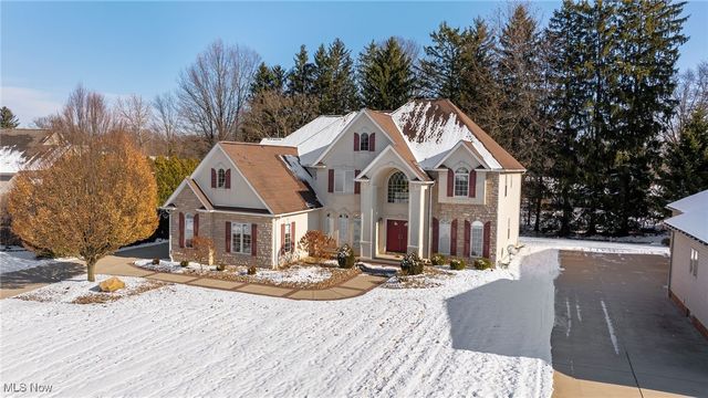 4777 N Aspen Court, Canfield, OH 44406