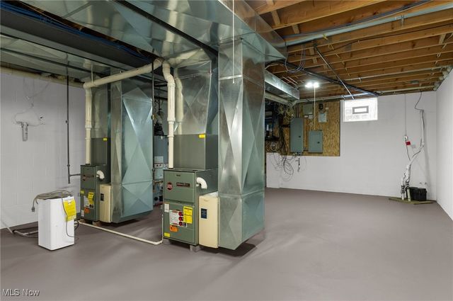 4777 N Aspen Court, Canfield, OH 44406