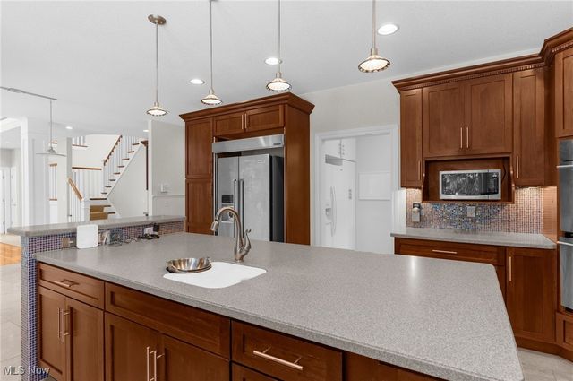 4777 N Aspen Court, Canfield, OH 44406