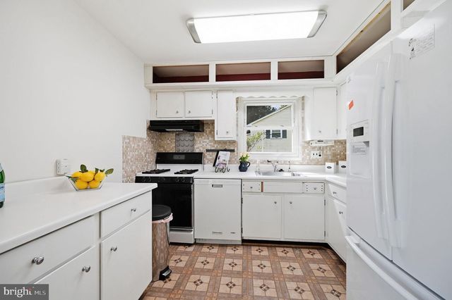 5607 HILLDALE DR, Alexandria, VA 22310
