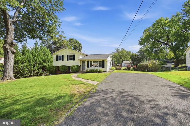5607 HILLDALE DR, Alexandria, VA 22310