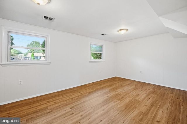 5607 HILLDALE DR, Alexandria, VA 22310