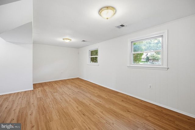 5607 HILLDALE DR, Alexandria, VA 22310