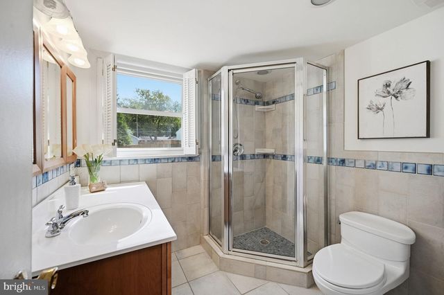 5607 HILLDALE DR, Alexandria, VA 22310