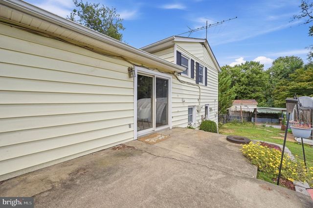 5607 HILLDALE DR, Alexandria, VA 22310