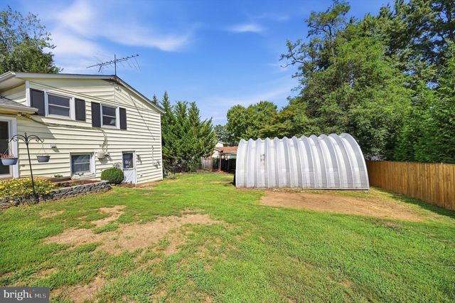 5607 HILLDALE DR, Alexandria, VA 22310