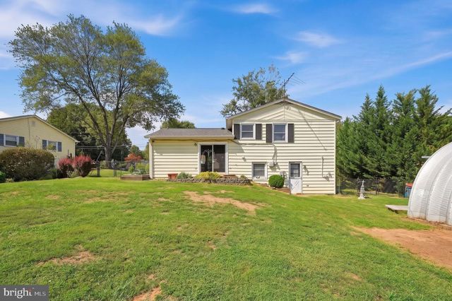 5607 HILLDALE DR, Alexandria, VA 22310