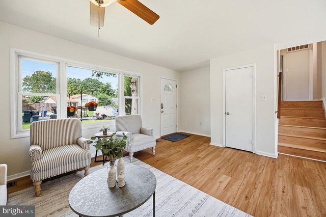5607 HILLDALE DR, Alexandria, VA 22310