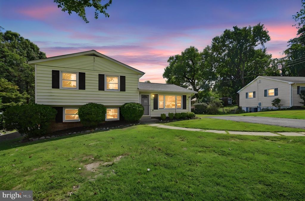 5607 HILLDALE DR, Alexandria, VA 22310