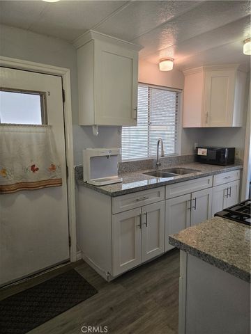 840 38 E Foothill blvd E 38, Azusa, CA 91702