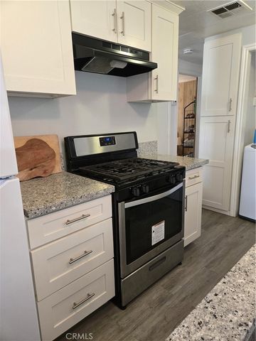 840 38 E Foothill blvd E 38, Azusa, CA 91702