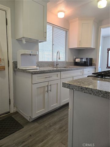 840 38 E Foothill blvd E 38, Azusa, CA 91702