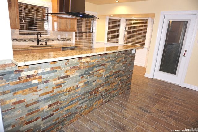 7634 SUSAN ELAINE ST, San Antonio, TX 78240