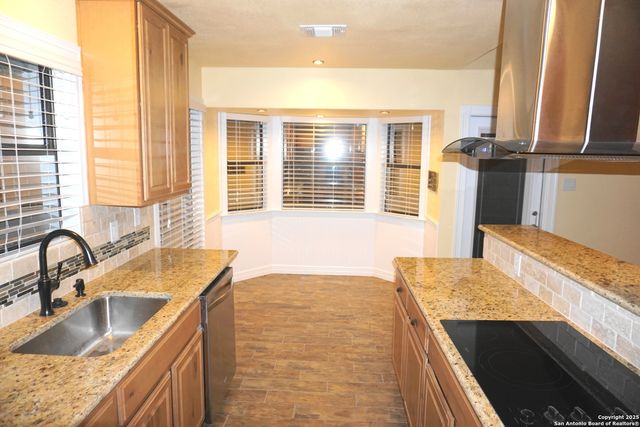 7634 SUSAN ELAINE ST, San Antonio, TX 78240