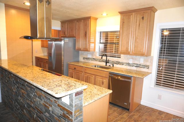 7634 SUSAN ELAINE ST, San Antonio, TX 78240