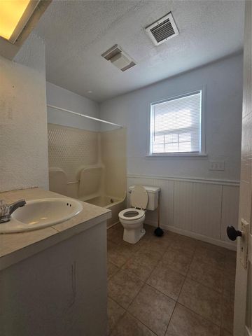 209 E Main Street, Tecumseh, OK 74873