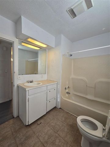 209 E Main Street, Tecumseh, OK 74873