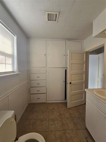 209 E Main Street, Tecumseh, OK 74873